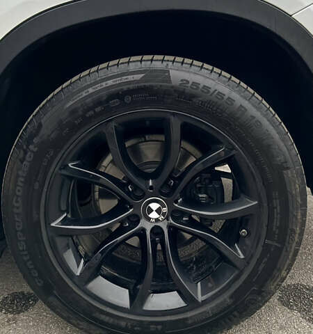 Белый БМВ Х5, объемом двигателя 3 л и пробегом 225 тыс. км за 28999 $, фото 16 на Automoto.ua