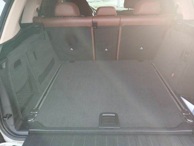 Белый БМВ Х5, объемом двигателя 3 л и пробегом 240 тыс. км за 31000 $, фото 22 на Automoto.ua