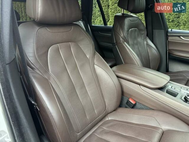Білий БМВ Х5, об'ємом двигуна 2.99 л та пробігом 185 тис. км за 35500 $, фото 49 на Automoto.ua