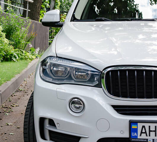 Белый БМВ Х5, объемом двигателя 2 л и пробегом 267 тыс. км за 21900 $, фото 5 на Automoto.ua