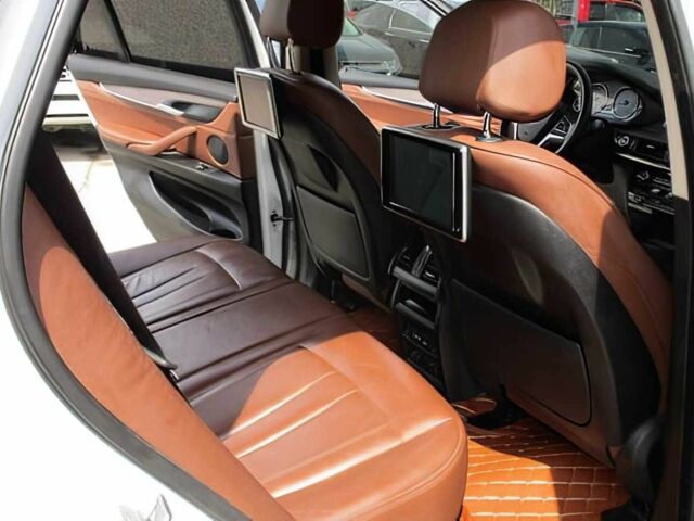 Белый БМВ Х5, объемом двигателя 3 л и пробегом 86 тыс. км за 13500 $, фото 15 на Automoto.ua