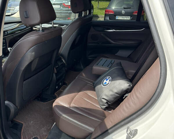 Білий БМВ Х5, об'ємом двигуна 3 л та пробігом 125 тис. км за 27800 $, фото 14 на Automoto.ua