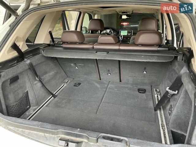 Белый БМВ Х5, объемом двигателя 2.98 л и пробегом 241 тыс. км за 19800 $, фото 17 на Automoto.ua