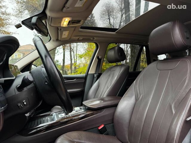 Белый БМВ Х5, объемом двигателя 3 л и пробегом 241 тыс. км за 18440 $, фото 18 на Automoto.ua