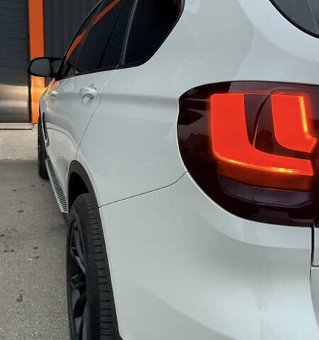 Белый БМВ Х5, объемом двигателя 3 л и пробегом 225 тыс. км за 28999 $, фото 13 на Automoto.ua