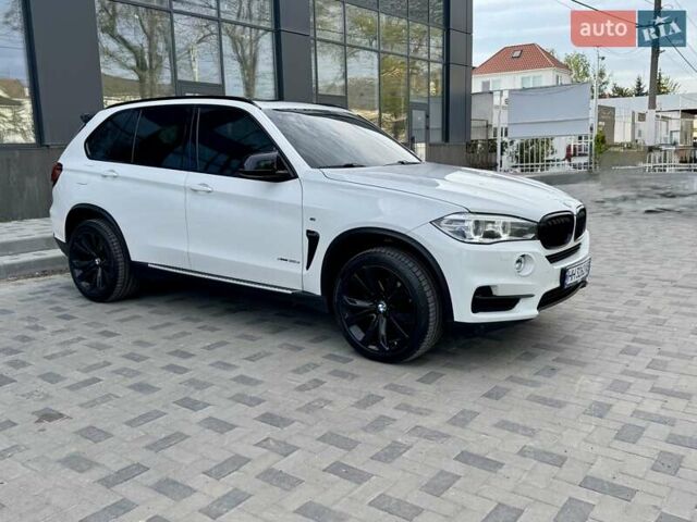 Білий БМВ Х5, об'ємом двигуна 2.99 л та пробігом 162 тис. км за 34300 $, фото 7 на Automoto.ua