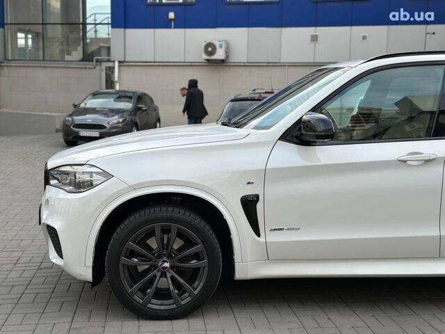 Белый БМВ Х5, объемом двигателя 3 л и пробегом 180 тыс. км за 34990 $, фото 6 на Automoto.ua