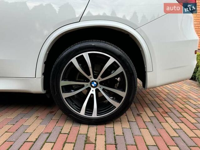 Білий БМВ Х5, об'ємом двигуна 2.99 л та пробігом 185 тис. км за 35500 $, фото 17 на Automoto.ua