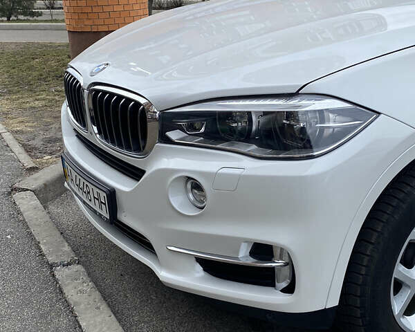 Білий БМВ Х5, об'ємом двигуна 2.99 л та пробігом 188 тис. км за 34800 $, фото 12 на Automoto.ua