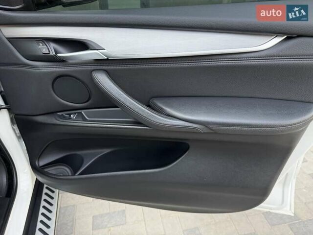 Білий БМВ Х5, об'ємом двигуна 2.99 л та пробігом 162 тис. км за 34300 $, фото 47 на Automoto.ua