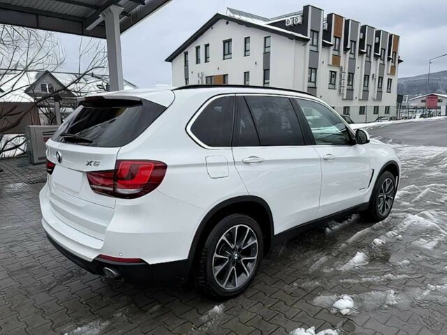 Белый БМВ Х5, объемом двигателя 3 л и пробегом 83 тыс. км за 4000 $, фото 3 на Automoto.ua