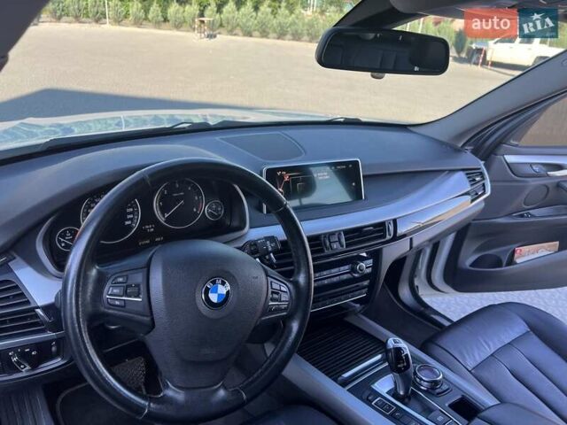 Белый БМВ Х5, объемом двигателя 2 л и пробегом 220 тыс. км за 27500 $, фото 7 на Automoto.ua