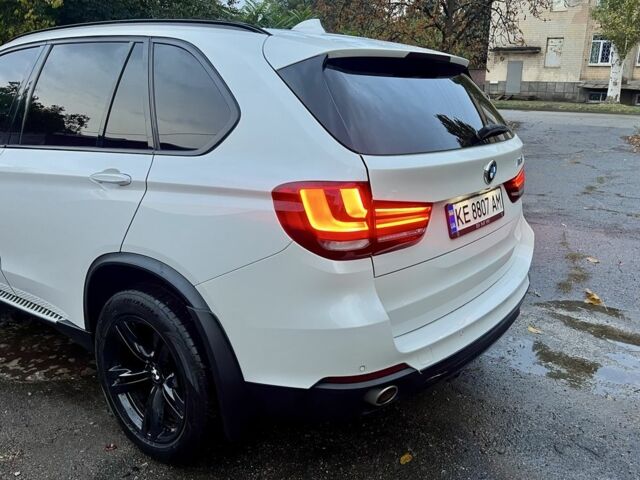 Белый БМВ Х5, объемом двигателя 3 л и пробегом 206 тыс. км за 29000 $, фото 16 на Automoto.ua