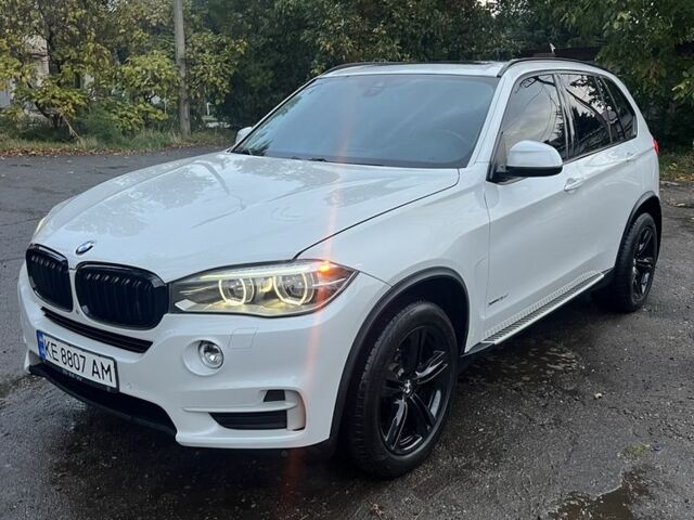 Белый БМВ Х5, объемом двигателя 3 л и пробегом 206 тыс. км за 29000 $, фото 12 на Automoto.ua