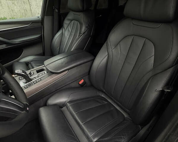 Белый БМВ Х5, объемом двигателя 2.99 л и пробегом 143 тыс. км за 34500 $, фото 7 на Automoto.ua