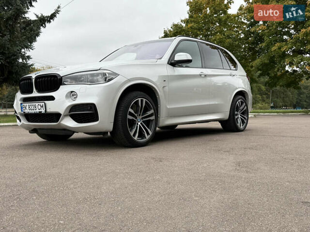 Білий БМВ Х5, об'ємом двигуна 2.99 л та пробігом 215 тис. км за 35000 $, фото 37 на Automoto.ua