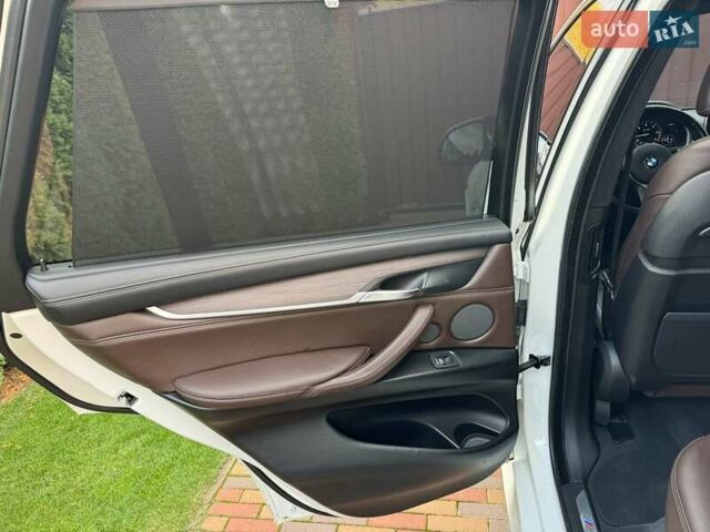 Білий БМВ Х5, об'ємом двигуна 2.99 л та пробігом 185 тис. км за 35500 $, фото 58 на Automoto.ua