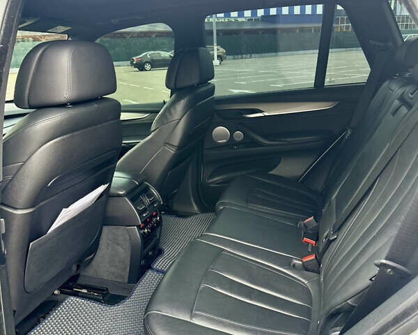 Белый БМВ Х5, объемом двигателя 3 л и пробегом 263 тыс. км за 35900 $, фото 28 на Automoto.ua