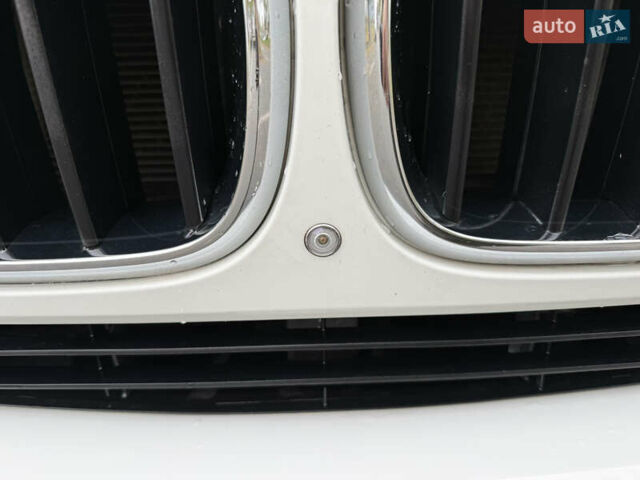 Белый БМВ Х5, объемом двигателя 3 л и пробегом 287 тыс. км за 23999 $, фото 54 на Automoto.ua