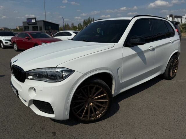 Білий БМВ Х5, об'ємом двигуна 3 л та пробігом 288 тис. км за 26666 $, фото 6 на Automoto.ua