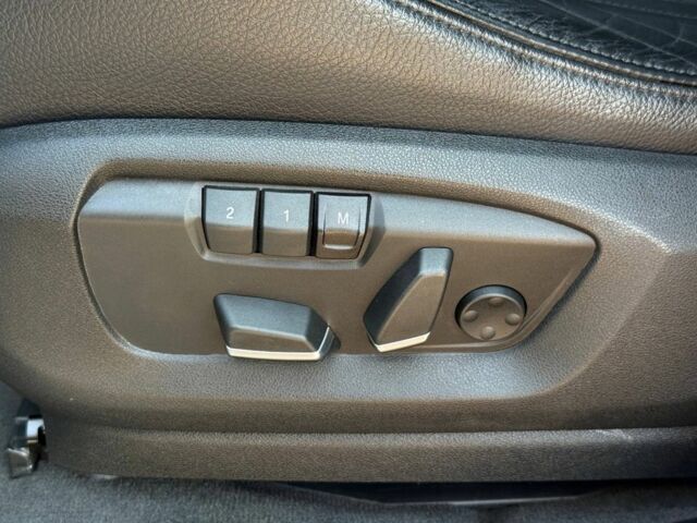 Білий БМВ Х5, об'ємом двигуна 3 л та пробігом 288 тис. км за 26666 $, фото 17 на Automoto.ua