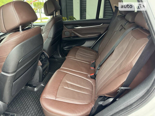 Білий БМВ Х5, об'ємом двигуна 2.99 л та пробігом 185 тис. км за 35000 $, фото 25 на Automoto.ua