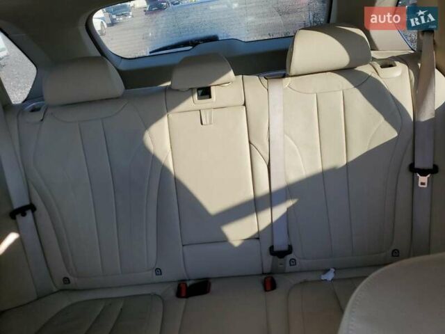 Білий БМВ Х5, об'ємом двигуна 2.98 л та пробігом 87 тис. км за 7400 $, фото 9 на Automoto.ua