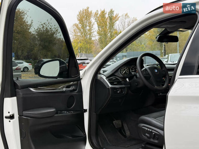 Белый БМВ Х5, объемом двигателя 3 л и пробегом 287 тыс. км за 23999 $, фото 22 на Automoto.ua