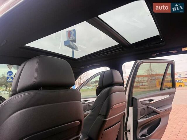 Белый БМВ Х5, объемом двигателя 2.99 л и пробегом 175 тыс. км за 31900 $, фото 79 на Automoto.ua