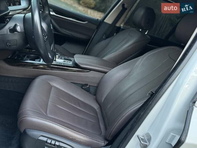 Белый БМВ Х5, объемом двигателя 2.99 л и пробегом 309 тыс. км за 23700 $, фото 40 на Automoto.ua