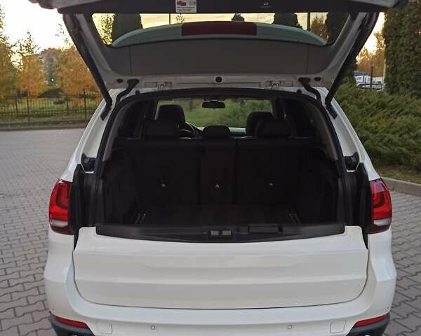 Белый БМВ Х5, объемом двигателя 2.99 л и пробегом 236 тыс. км за 24500 $, фото 26 на Automoto.ua