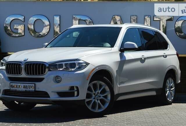 Белый БМВ Х5, объемом двигателя 3 л и пробегом 175 тыс. км за 21900 $, фото 4 на Automoto.ua