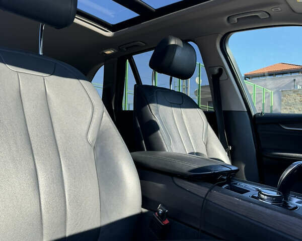 Белый БМВ Х5, объемом двигателя 2.98 л и пробегом 159 тыс. км за 20300 $, фото 16 на Automoto.ua