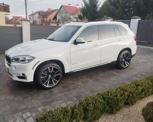 Белый БМВ Х5, объемом двигателя 3 л и пробегом 238 тыс. км за 28300 $, фото 3 на Automoto.ua