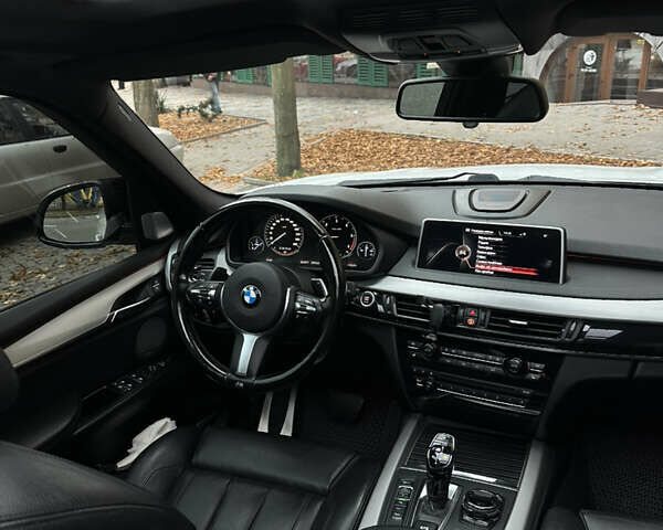 Белый БМВ Х5, объемом двигателя 3 л и пробегом 263 тыс. км за 35900 $, фото 42 на Automoto.ua