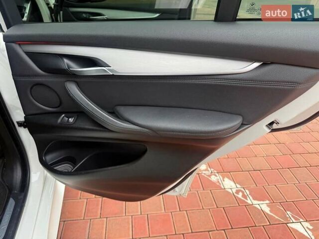 Белый БМВ Х5, объемом двигателя 2.99 л и пробегом 175 тыс. км за 31900 $, фото 59 на Automoto.ua