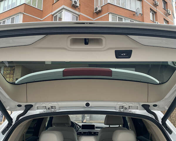 Білий БМВ Х5, об'ємом двигуна 2.99 л та пробігом 188 тис. км за 34800 $, фото 13 на Automoto.ua