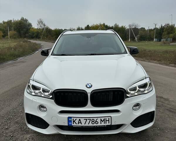 Белый БМВ Х5, объемом двигателя 2.98 л и пробегом 140 тыс. км за 23500 $, фото 3 на Automoto.ua