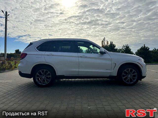 Білий БМВ Х5, об'ємом двигуна 3 л та пробігом 270 тис. км за 18950 $, фото 2 на Automoto.ua
