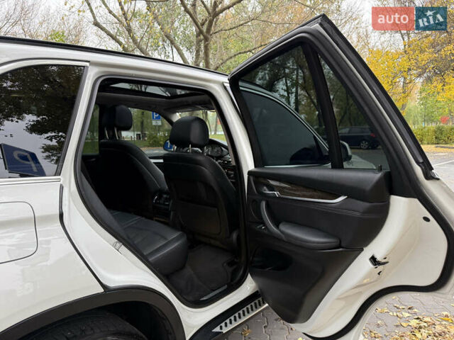 Белый БМВ Х5, объемом двигателя 3 л и пробегом 287 тыс. км за 23999 $, фото 47 на Automoto.ua