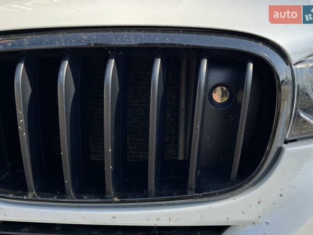 Белый БМВ Х5, объемом двигателя 2.99 л и пробегом 297 тыс. км за 29999 $, фото 8 на Automoto.ua