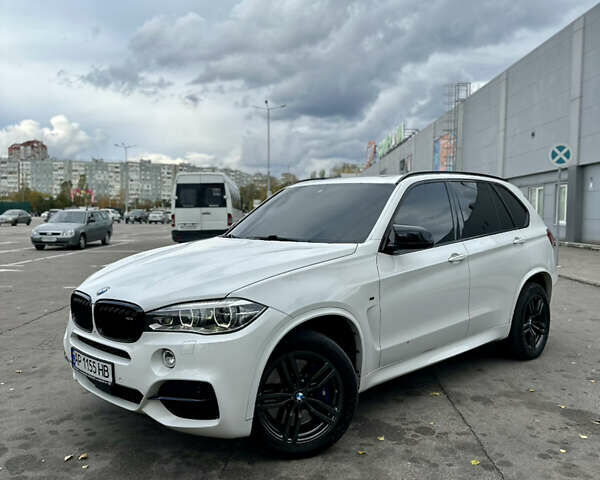 Белый БМВ Х5, объемом двигателя 3 л и пробегом 263 тыс. км за 35900 $, фото 17 на Automoto.ua