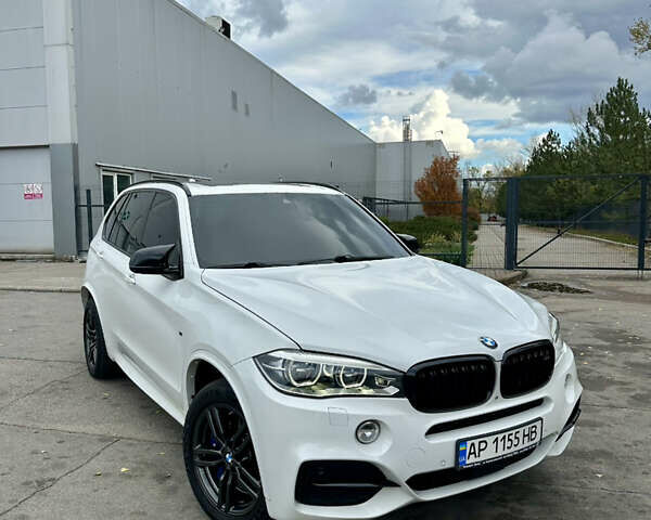 Белый БМВ Х5, объемом двигателя 3 л и пробегом 263 тыс. км за 35900 $, фото 5 на Automoto.ua