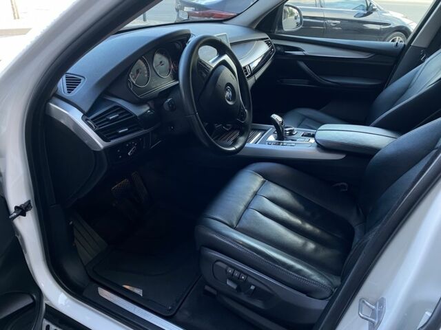 Белый БМВ Х5, объемом двигателя 3 л и пробегом 183 тыс. км за 24700 $, фото 8 на Automoto.ua