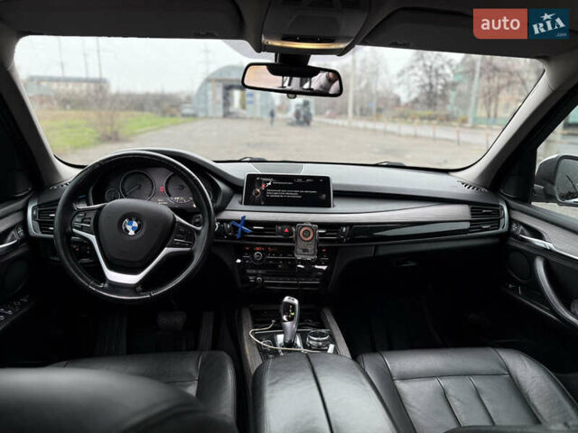 Білий БМВ Х5, об'ємом двигуна 2 л та пробігом 210 тис. км за 27000 $, фото 7 на Automoto.ua