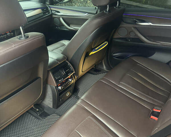 Белый БМВ Х5, объемом двигателя 3 л и пробегом 200 тыс. км за 25000 $, фото 5 на Automoto.ua