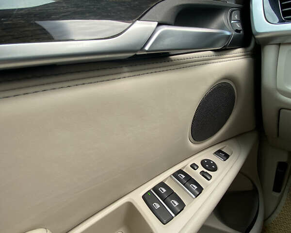 Білий БМВ Х5, об'ємом двигуна 2.99 л та пробігом 188 тис. км за 34800 $, фото 35 на Automoto.ua