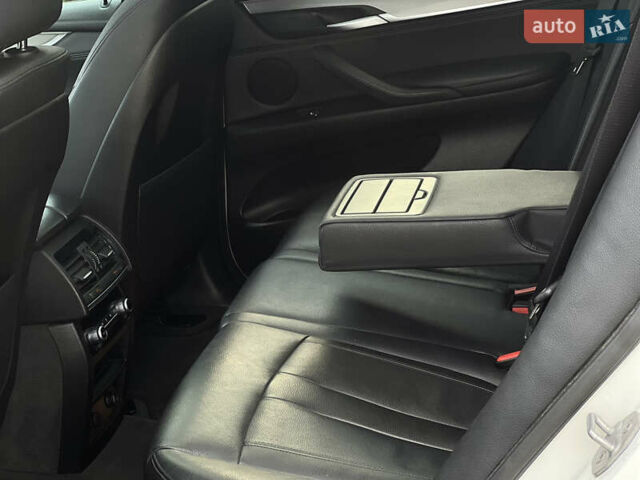 Белый БМВ Х5, объемом двигателя 2.98 л и пробегом 135 тыс. км за 20000 $, фото 22 на Automoto.ua