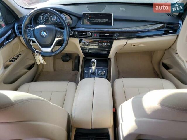 Білий БМВ Х5, об'ємом двигуна 2.98 л та пробігом 87 тис. км за 7400 $, фото 7 на Automoto.ua