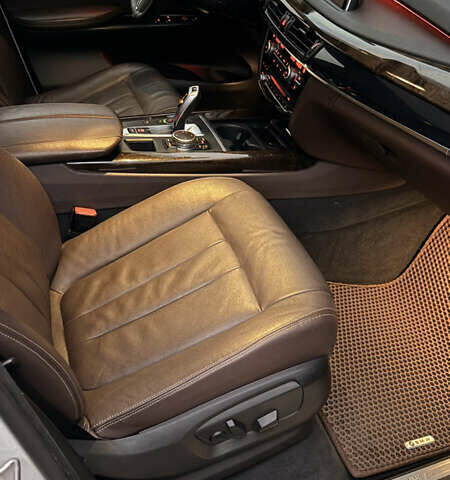 Белый БМВ Х5, объемом двигателя 3 л и пробегом 225 тыс. км за 28999 $, фото 32 на Automoto.ua